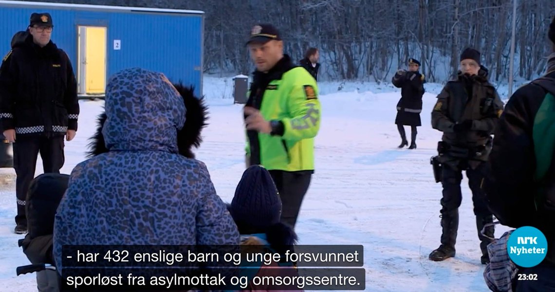 Stillbilde fra NRK Kveldsnytt som omtaler at asylbarn forsvinner sporløst fra mottak og omsorgssenter. Skjermskudd fra NRK Kveldsnytt