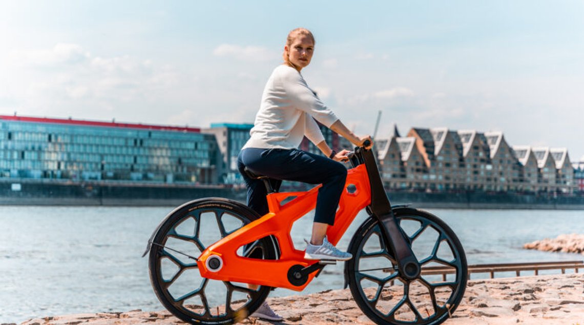 Foto: Skjermbilde YouTube. Denne plastsykkelen er laget av 90 % resirkulert søppel - igus bike. Foto: Skjermbilde YouTube. Denne plastsykkelen er laget av 90 % resirkulert søppel - igus bike.