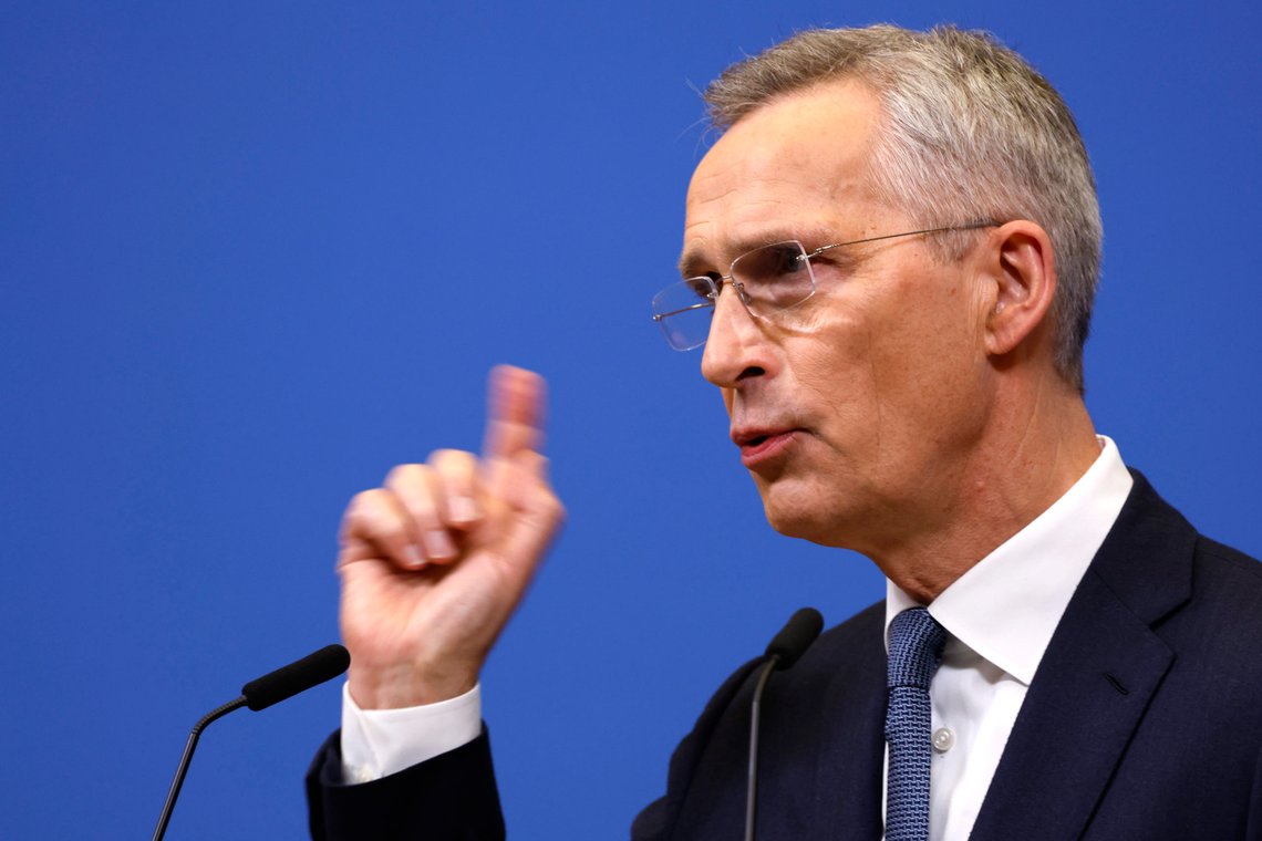 Vil Jens Stoltenberg og Nato angripe Russland? Det hevder norsk professor. Foto: AP/Geert Vanden Wijngaert Vil Jens Stoltenberg og Nato angripe Russland? Det hevder norsk professor. Foto: AP/Geert Vanden Wijngaert