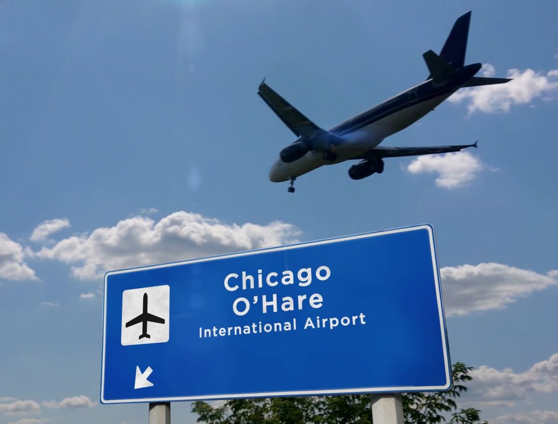 Airplane landing in Chicago O'Hare, Illinois, USA. Photo: Shutterstock by Skorzewiak, Poland. Airplane landing in Chicago O'Hare, Illinois, USA. Photo: Shutterstock by Skorzewiak, Poland.