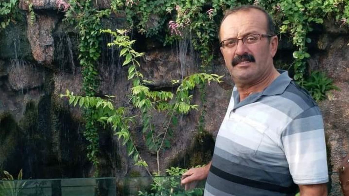 Kemalisten Mehmet Palaz’ karrière fikk en brå ende da han fikk en balkong i hodet. Foto fra Facebook Kemalisten Mehmet Palaz’ karrière fikk en brå ende da han fikk en balkong i hodet. Foto fra Facebook