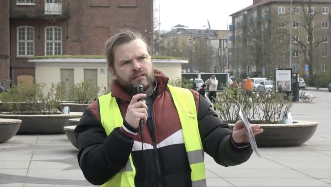 Nils Littorin er kommunist, men blir anklaget for å være rasist fordi han mener voldtekt skal straffes. Stillbilde X/ Littorin Nils Littorin er kommunist, men blir anklaget for å være rasist fordi han mener voldtekt skal straffes. Stillbilde X/ Littorin