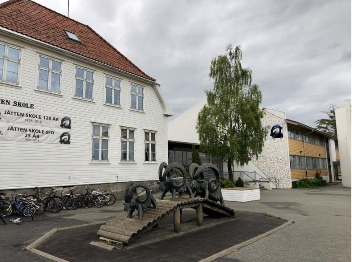 Jåtten skole på Hinna, Stavanger i 2019. Her er det flust med elever, men det kan bli vanskelig å skaffe nok lærere fremover. Foto: Jåtten/ Facebook Jåtten skole på Hinna, Stavanger i 2019. Her er det flust med elever, men det kan bli vanskelig å skaffe nok lærere fremover. Foto: Jåtten/ Facebook
