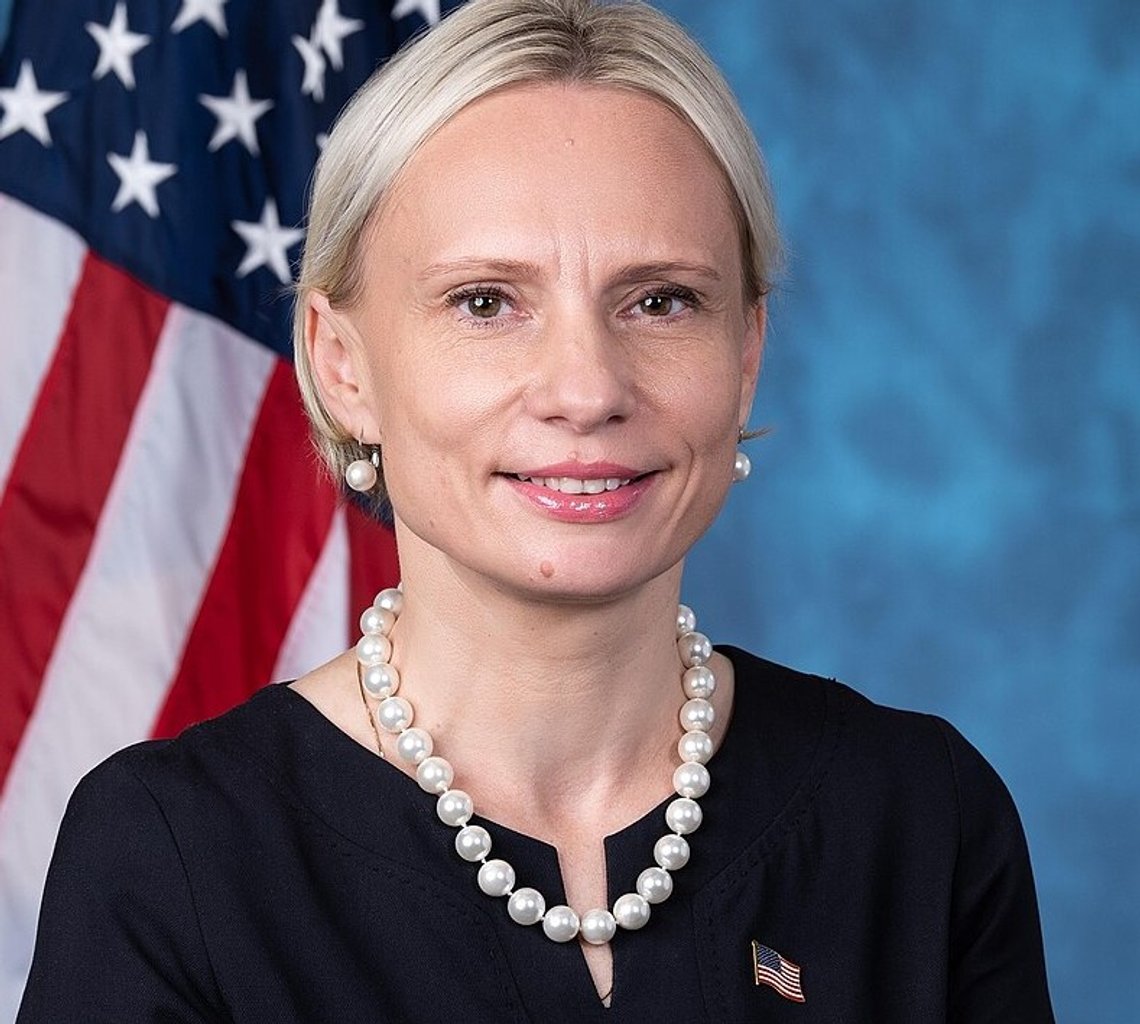 Offisielt portrett av representanten Victoria Spartz, 1. januar, 2021. House Creative Committee. Kilde: Wikimedia Commons. Offisielt portrett av representanten Victoria Spartz, 1. januar, 2021. House Creative Committee. Kilde: Wikimedia Commons.