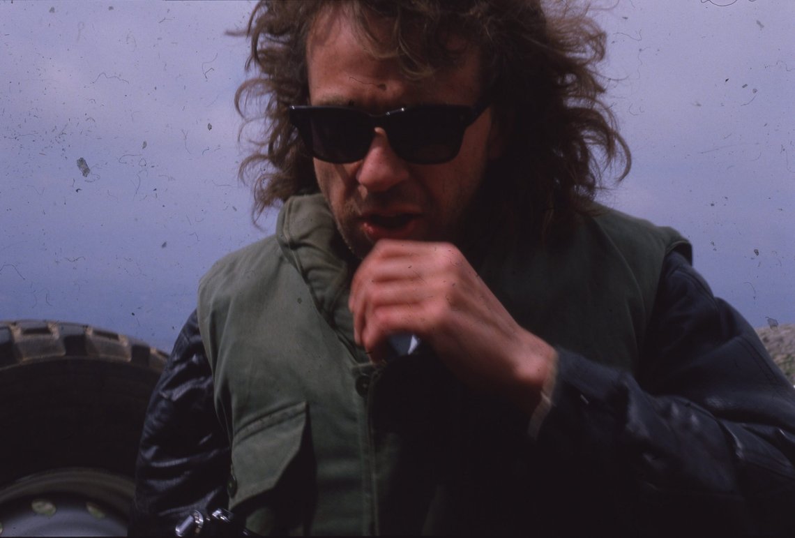 Her er jeg i rollen som mitt alterego, Carl Meyer, commandosoldat i Libanon. Jeg var ganske god på mat og drikke, men dårlig som panserpassasjer. Foto: Det Nye / Tommy Pettersen Her er jeg i rollen som mitt alterego, Carl Meyer, commandosoldat i Libanon. Jeg var ganske god på mat og drikke, men dårlig som panserpassasjer. Foto: Det Nye / Tommy Pettersen
