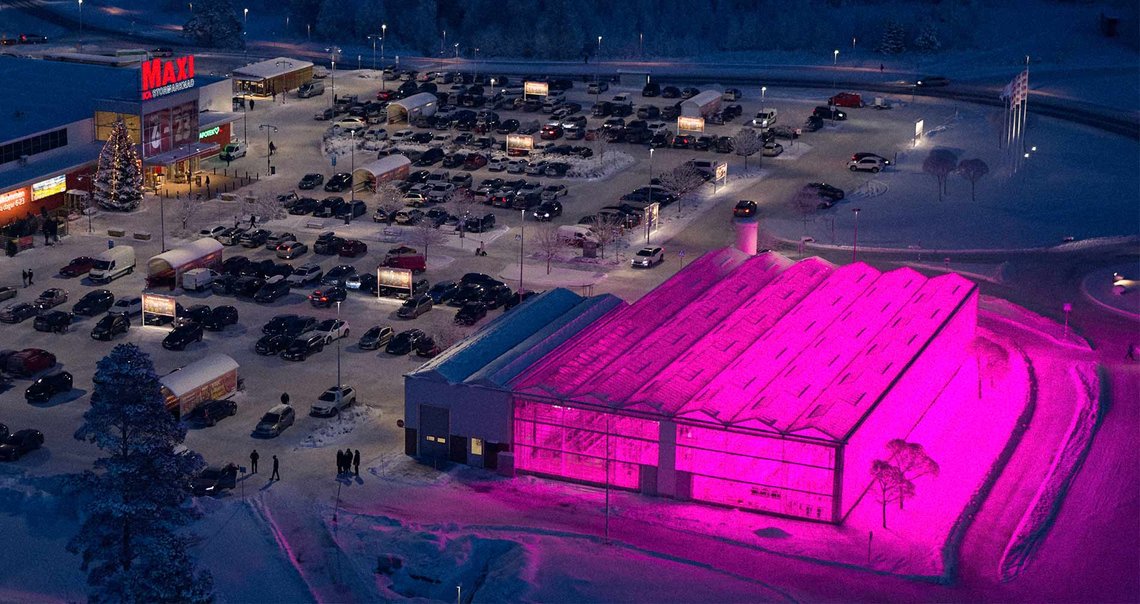 Agtiras anlegg utenfor supermarkedet ICA Maxi i Östersund. (Foto: Agtira AB/Vast Works) Agtiras anlegg utenfor supermarkedet ICA Maxi i Östersund. (Foto: Agtira AB/Vast Works)