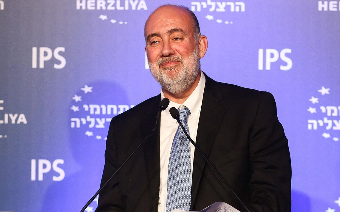 Ron Prosor. Foto: Adi Cohen Zedek, Wikimedia Commons CC BY-SA 3.0 DEED, cropped Ron Prosor. Foto: Adi Cohen Zedek, Wikimedia Commons CC BY-SA 3.0 DEED, cropped