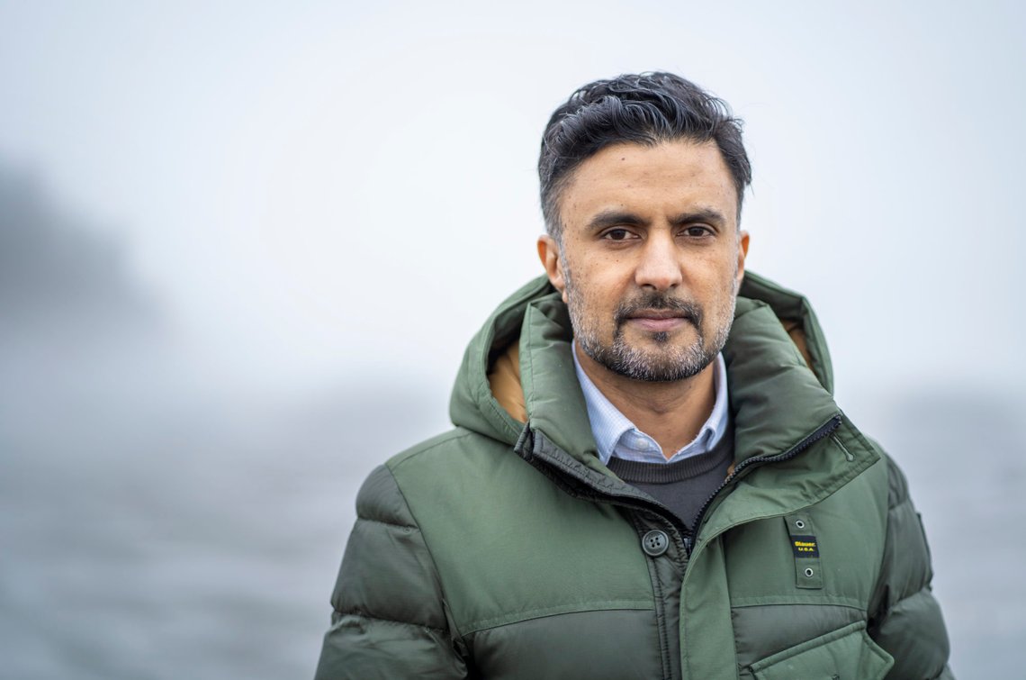 Lege Wasim Zahid er spesialist i indremedisin og kardiologi. Han er skribent, foredragsholder og forfatter, og har særlig skrevet om helse og integrasjon. Zahid studerte medisin ved Universitetet i Oslo.
Foto: Ole Berg-Rusten / NTB Lege Wasim Zahid er spesialist i indremedisin og kardiologi. Han er skribent, foredragsholder og forfatter, og har særlig skrevet om helse og integrasjon. Zahid studerte medisin ved Universitetet i Oslo.
Foto: Ole Berg-Rusten / NTB