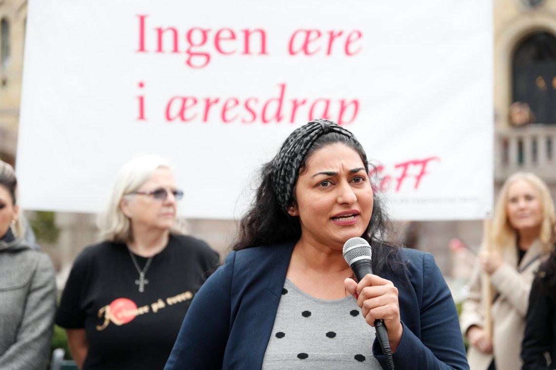 Shabana Rehman under en demonstrasjon mot æresdrap i 2017.
Foto: Torstein Bøe / NTB Shabana Rehman under en demonstrasjon mot æresdrap i 2017.
Foto: Torstein Bøe / NTB
