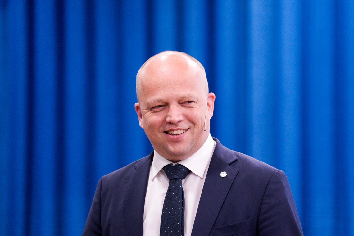 Finansminister Trygve Slagsvold Vedum (Sp) har brukt opp mye av dine skattepenger på det mange mener er bare tull.
Foto: Javad Parsa / NTB Finansminister Trygve Slagsvold Vedum (Sp) har brukt opp mye av dine skattepenger på det mange mener er bare tull.
Foto: Javad Parsa / NTB