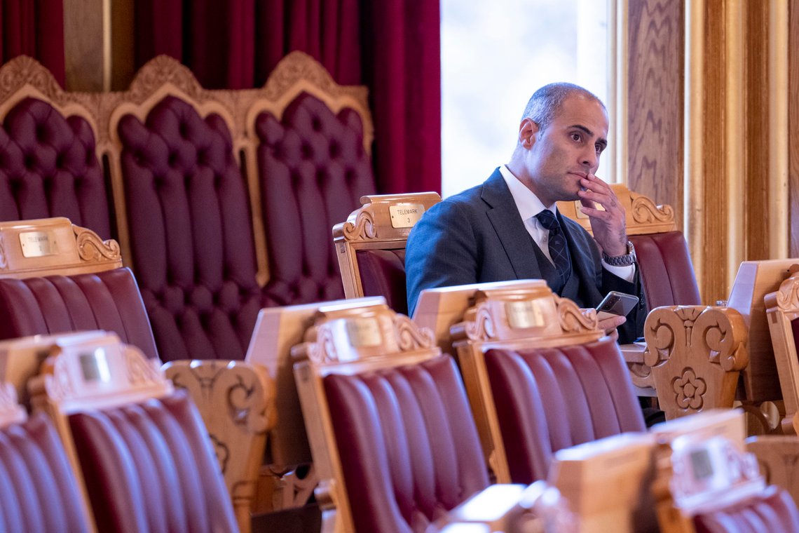 – At jeg er født inn i en familie som var politisk aktive, har nok formet synet mitt på både Iran, Midtøstenkonflikten, og kanskje islam også. Det er jeg ikke fremmed for å mene, sier Mahmoud Farahmand.
Foto: Javad Parsa / NTB – At jeg er født inn i en familie som var politisk aktive, har nok formet synet mitt på både Iran, Midtøstenkonflikten, og kanskje islam også. Det er jeg ikke fremmed for å mene, sier Mahmoud Farahmand.
Foto: Javad Parsa / NTB