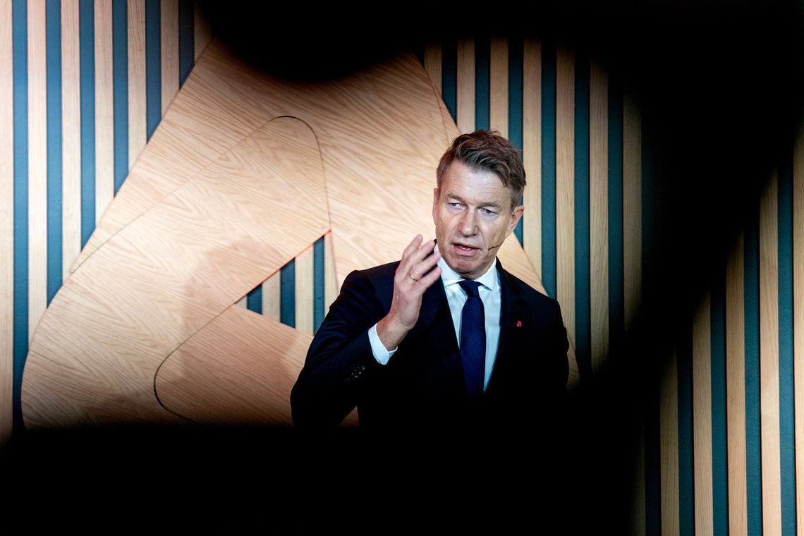 Energiminister Terje Aasland (Ap) tar til orde for et energisamarbeid med olje- og gassnæringen. Håpet er at det kan bidra til å få ned utslippene på norsk sokkel. Foto: Fredrik Varfjell / NTB Energiminister Terje Aasland (Ap) tar til orde for et energisamarbeid med olje- og gassnæringen. Håpet er at det kan bidra til å få ned utslippene på norsk sokkel. Foto: Fredrik Varfjell / NTB