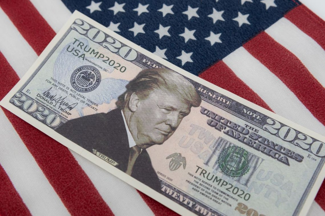 Hvis Trump tar over USAs sentralbank, vil han trykke penger med bilde av seg selv? Foto: Shutterstock by Christopher Sciacca, United States. Hvis Trump tar over USAs sentralbank, vil han trykke penger med bilde av seg selv? Foto: Shutterstock by Christopher Sciacca, United States.