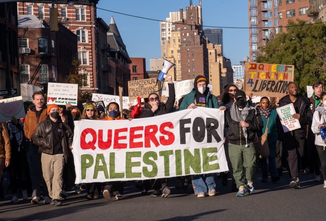 New York, NY, USA 12. november 2023: Queers for Palestine marsjerer fra Union Square og ender ved Stonewall i West Village. New York, NY, USA 12. november 2023: Queers for Palestine marsjerer fra Union Square og ender ved Stonewall i West Village.