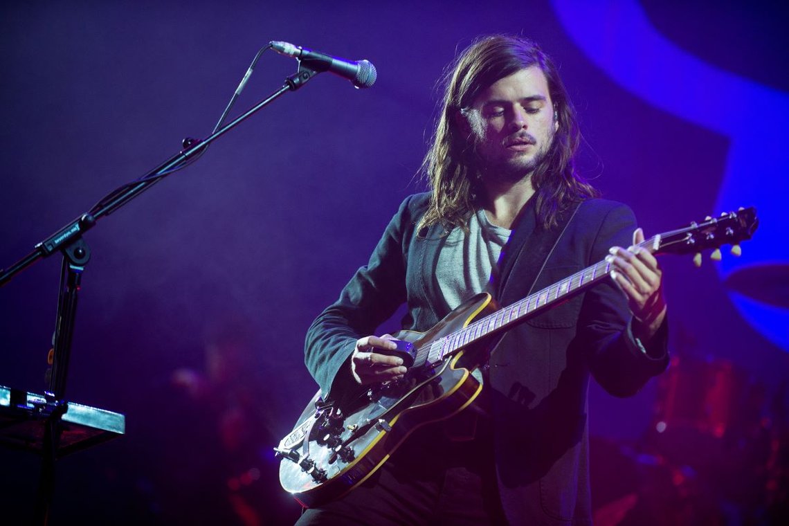 PRAG - 20. MAI: Sanger og banjospiller Winston Marshall fra Mumford and Sons under en opptreden i Praha, Tsjekkia, 20. mai 2016. Foto: Shutterstock av yakub88, Tsjekkia. PRAG - 20. MAI: Sanger og banjospiller Winston Marshall fra Mumford and Sons under en opptreden i Praha, Tsjekkia, 20. mai 2016. Foto: Shutterstock av yakub88, Tsjekkia.