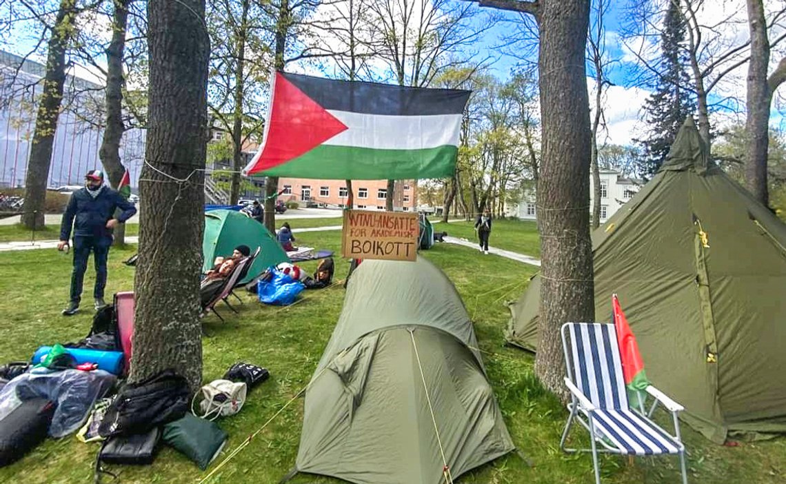 Fra teltleiren som Gaza-aktivister har etablert ved NTNU på Gløshaugen i mai 2024. Skjermdump fra Facebook. Fra teltleiren som Gaza-aktivister har etablert ved NTNU på Gløshaugen i mai 2024. Skjermdump fra Facebook.