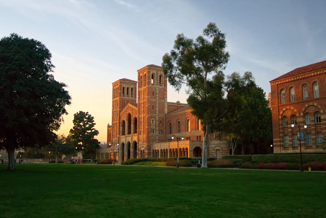 UCLA risikerer søksmål etter å ha sluppet inn svarte medisinstudenter som ikke besto opptakskravene. Foto: Pixabay UCLA risikerer søksmål etter å ha sluppet inn svarte medisinstudenter som ikke besto opptakskravene. Foto: Pixabay