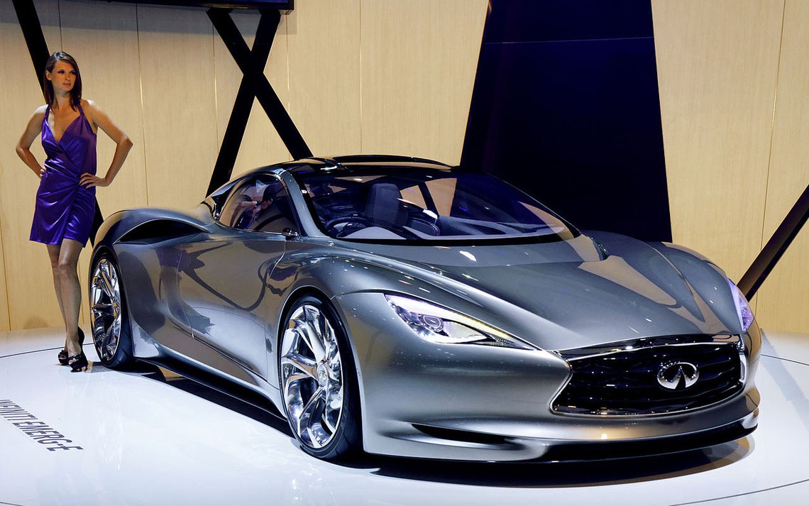Denne slipper fartsbegrenser. L'infiniti Emerg-e ble presentert på bilutstillingen i Paris i 2012. Foto: Thesupermat, Wikimedia Commons Denne slipper fartsbegrenser. L'infiniti Emerg-e ble presentert på bilutstillingen i Paris i 2012. Foto: Thesupermat, Wikimedia Commons