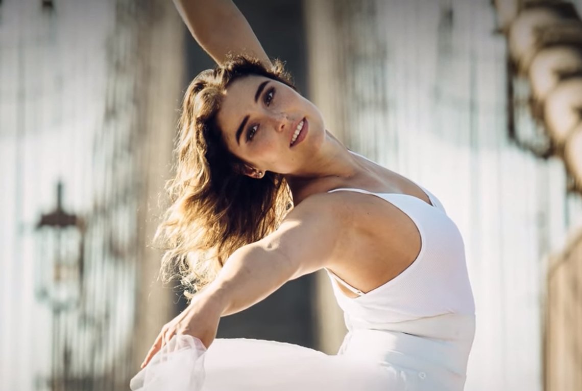Ballerina Ksenia Karelina arrestert i Russland, siktet for landsforræderi. Foto: Skjermbilde CBS Mornings, YouTube. Ballerina Ksenia Karelina arrestert i Russland, siktet for landsforræderi. Foto: Skjermbilde CBS Mornings, YouTube.