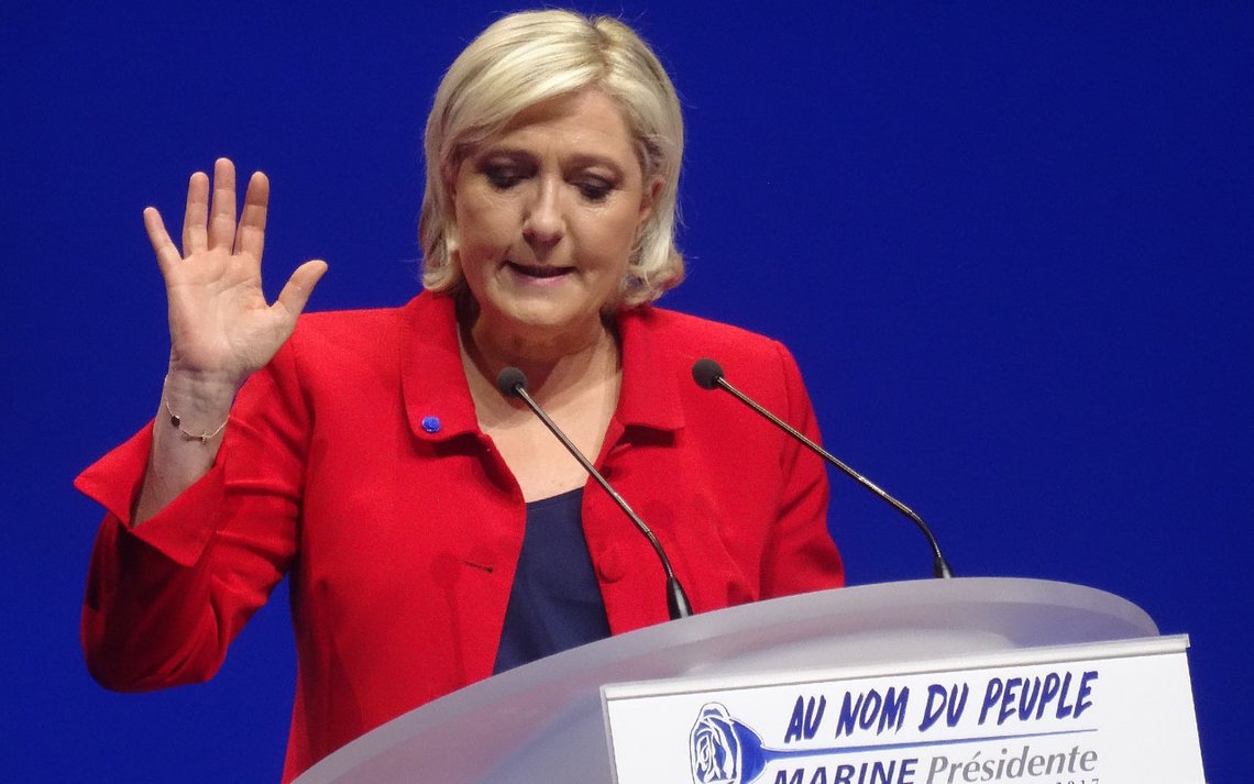 Lovende løfter fra Marion Anne Perrine Le Pen. Foto: Jérémy-Günther-Heinz Jähnick, Wikimedia Commons GNU Free Documentation License Lovende løfter fra Marion Anne Perrine Le Pen. Foto: Jérémy-Günther-Heinz Jähnick, Wikimedia Commons GNU Free Documentation License