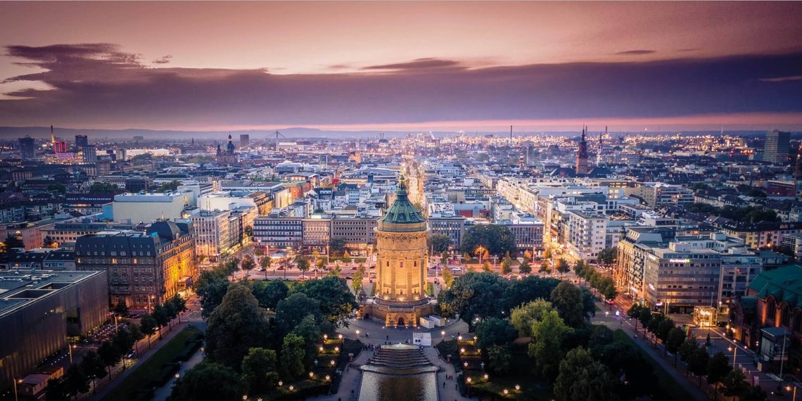 Mannheim ser idyllisk ut fra litt avstand. Men idyllen er i ferd med å forsvinne på gateplan. Foto: VisitMannheim.de Mannheim ser idyllisk ut fra litt avstand. Men idyllen er i ferd med å forsvinne på gateplan. Foto: VisitMannheim.de