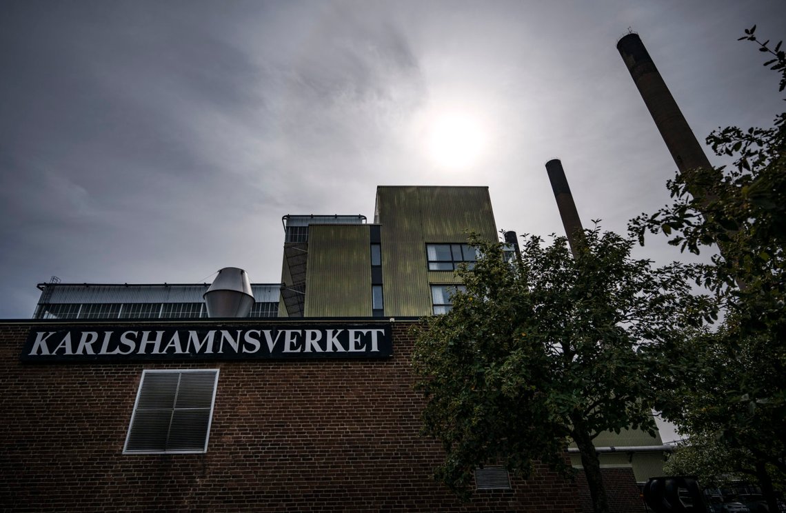 KARLSHAMN 2022-08-22
De tre 140 meter höga skorstenarna på Karlshamnsverket i solen i augusti 2022. Det oljeeldade Karlshamnsverket har en total kapacitet på 660 MW och ägs av Uniper. Verket består av tre block, men block ett används inte sedan 2015.
Foto: Johan Nilsson / TT / Kod 50090 KARLSHAMN 2022-08-22
De tre 140 meter höga skorstenarna på Karlshamnsverket i solen i augusti 2022. Det oljeeldade Karlshamnsverket har en total kapacitet på 660 MW och ägs av Uniper. Verket består av tre block, men block ett används inte sedan 2015.
Foto: Johan Nilsson / TT / Kod 50090