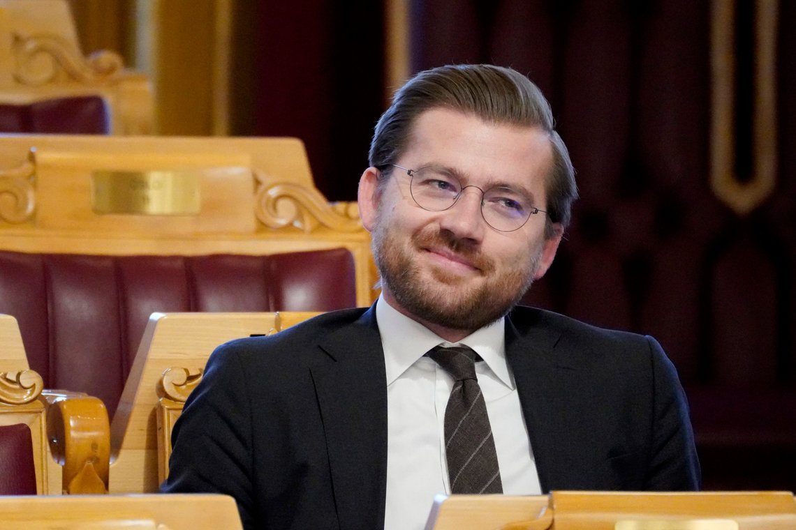 Sveinung Rotevatn (V) ønsker fortsatt at Norge skal bli med i EU, "på tross av" høyresidens fremgang under valget.
Foto: Ole Berg-Rusten / NTB Sveinung Rotevatn (V) ønsker fortsatt at Norge skal bli med i EU, "på tross av" høyresidens fremgang under valget.
Foto: Ole Berg-Rusten / NTB