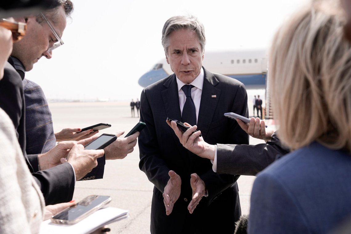 USAs utenriksminister Antony Blinken var i Kairo mandag. Kilder som er kjent med saken, sier til NBC News at USA vurderer å forhandle med Hamas for å få løslatt amerikanske gisler. Foto: Amr Nabil / AP / NTB USAs utenriksminister Antony Blinken var i Kairo mandag. Kilder som er kjent med saken, sier til NBC News at USA vurderer å forhandle med Hamas for å få løslatt amerikanske gisler. Foto: Amr Nabil / AP / NTB