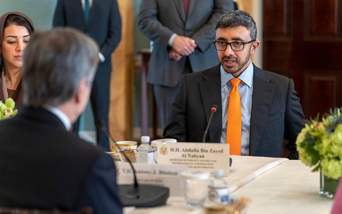 Emiratenes utenriksminister Sheikh Abdullah bin Zayed bin Sultan Al Nahyan, her i et tidligere møte med USAs Blinken. Foto: U.S. Department of State, Wikimedia Commons Emiratenes utenriksminister Sheikh Abdullah bin Zayed bin Sultan Al Nahyan, her i et tidligere møte med USAs Blinken. Foto: U.S. Department of State, Wikimedia Commons