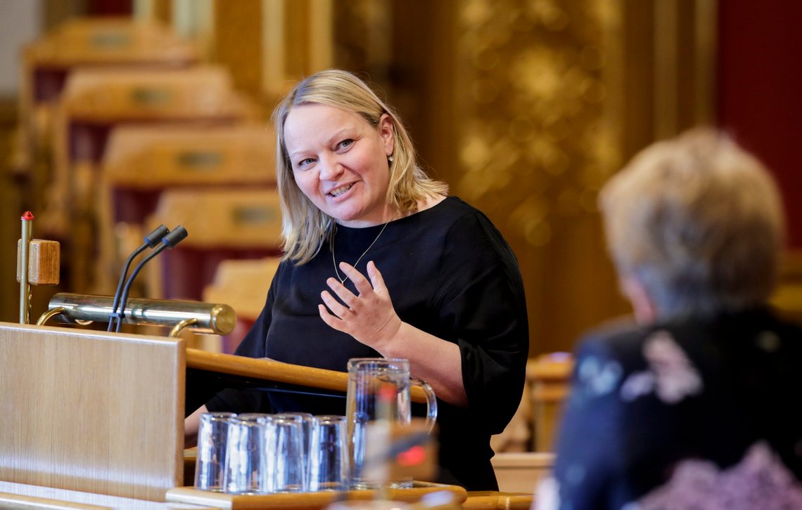 Oslo 20200205.
Mona Fagerås (Sv) spør kunnskaps- og integreringsminister Trine Skei Grande i den muntlig spørretime.
Foto: Vidar Ruud / NTB Oslo 20200205.
Mona Fagerås (Sv) spør kunnskaps- og integreringsminister Trine Skei Grande i den muntlig spørretime.
Foto: Vidar Ruud / NTB