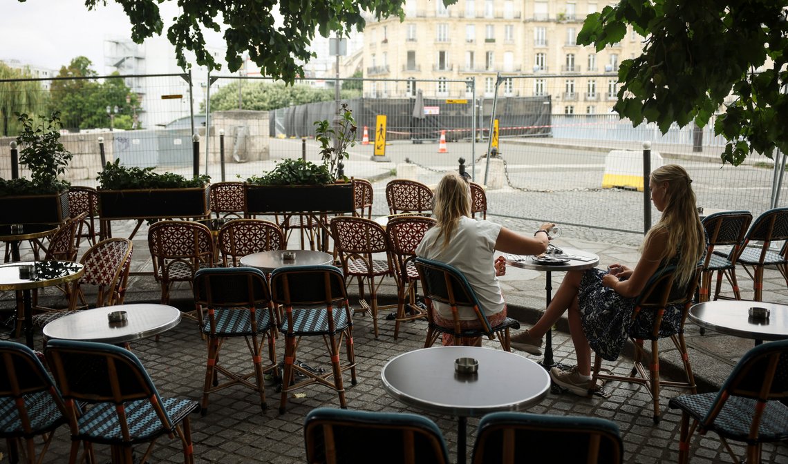 Det er satt inn strenge sikkerhetstiltak i Paris før årets sommer-OL. Foto: Thomas Padilla, AP-NTB. Det er satt inn strenge sikkerhetstiltak i Paris før årets sommer-OL. Foto: Thomas Padilla, AP-NTB.
