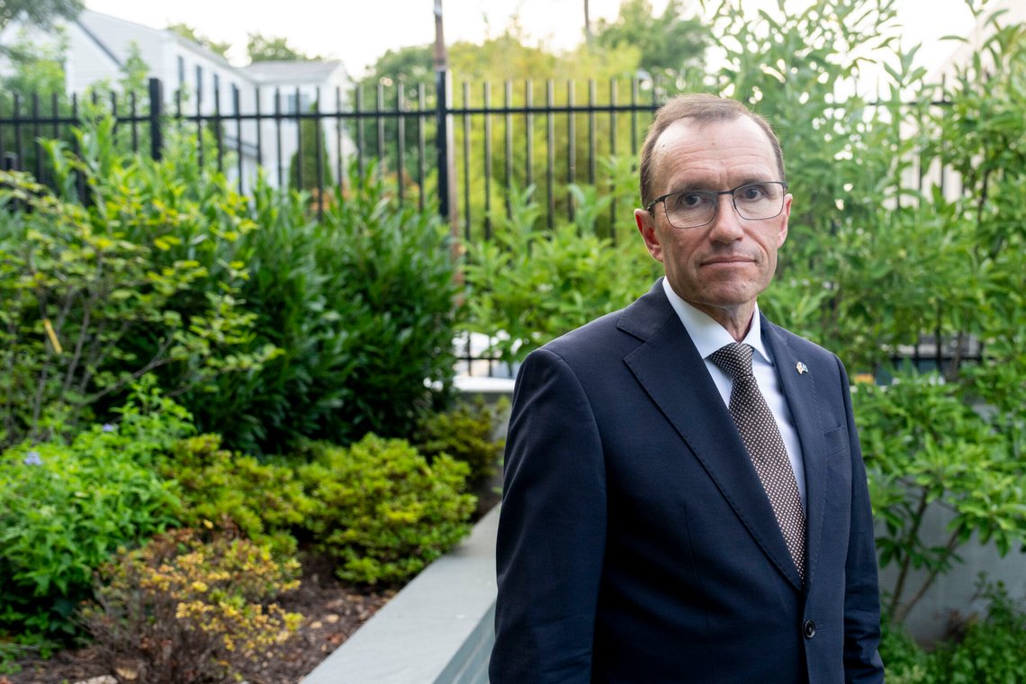 Utenriksminister Espen Barth Eide, her i Washington nylig, kommenterte lørdag kveld angrepet mot Golanhøydene. Han virker å ønske at Israel ikke responderer på det grusomme angrepet. Foto: Javad Parsa / NTB Utenriksminister Espen Barth Eide, her i Washington nylig, kommenterte lørdag kveld angrepet mot Golanhøydene. Han virker å ønske at Israel ikke responderer på det grusomme angrepet. Foto: Javad Parsa / NTB