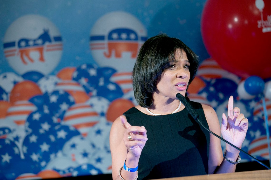OSLO 20121106. Lisa Cooper, Democrats Abroad taler under US Election Night Event 2012 under det amerikanske presidentvalget sitt valgvake tirsdag kveld på Grand Hotell i Oslo.
Foto: Gorm Kallestad / NTB OSLO 20121106. Lisa Cooper, Democrats Abroad taler under US Election Night Event 2012 under det amerikanske presidentvalget sitt valgvake tirsdag kveld på Grand Hotell i Oslo.
Foto: Gorm Kallestad / NTB