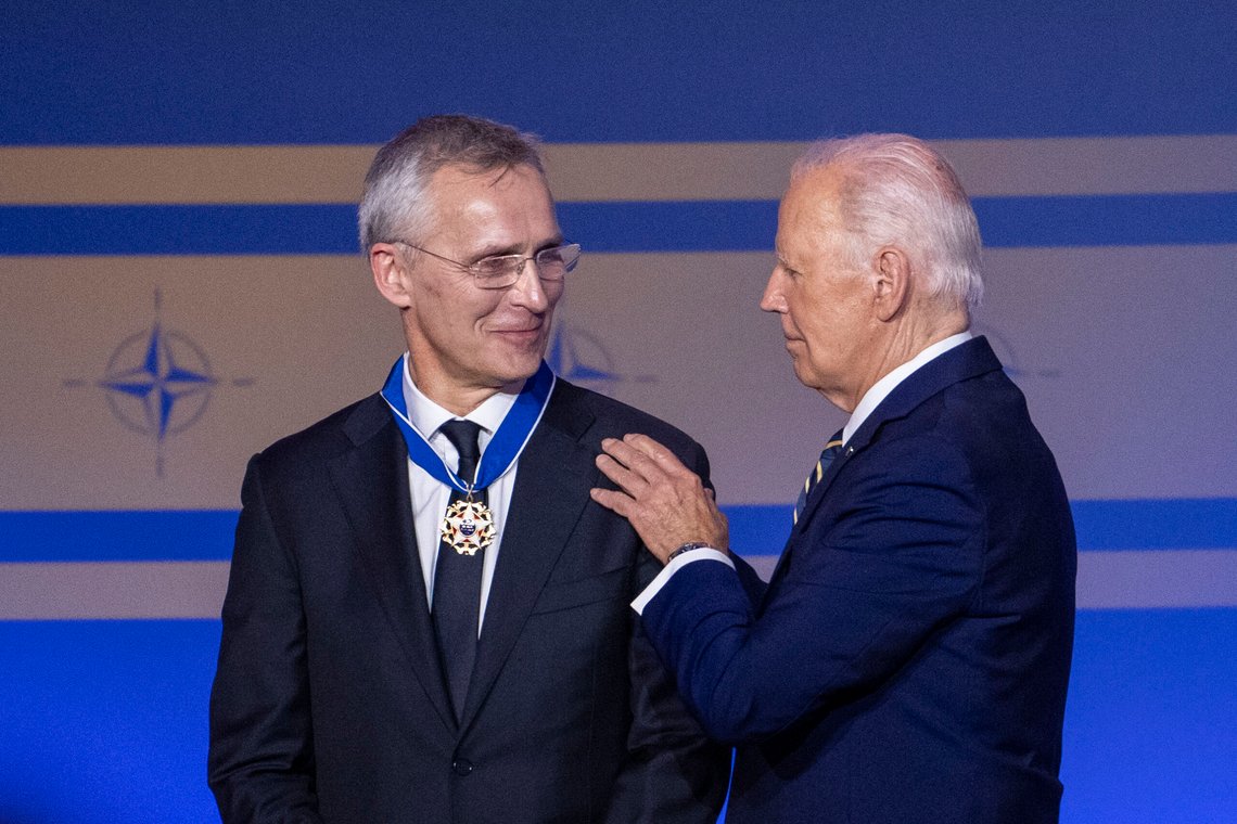 Washington DC, USA 20240710.
NATOs generalsekretær Jens Stoltenberg er tildelt presidentens frihetsmedalje av USAs president Joe Biden. Han fikk den under åpningen av Nato-toppmøtet i Washington for sin innsats som Natos generalsekretær.
Foto: Javad Parsa / NTB Washington DC, USA 20240710.
NATOs generalsekretær Jens Stoltenberg er tildelt presidentens frihetsmedalje av USAs president Joe Biden. Han fikk den under åpningen av Nato-toppmøtet i Washington for sin innsats som Natos generalsekretær.
Foto: Javad Parsa / NTB
