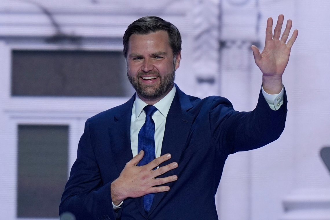 Onsdag inntok visepresidentkandidat scenen i Milwaukee for å tale til Republikanernes landsmøte. Foto: J. Scott Applewhite / AP / NTB Onsdag inntok visepresidentkandidat scenen i Milwaukee for å tale til Republikanernes landsmøte. Foto: J. Scott Applewhite / AP / NTB