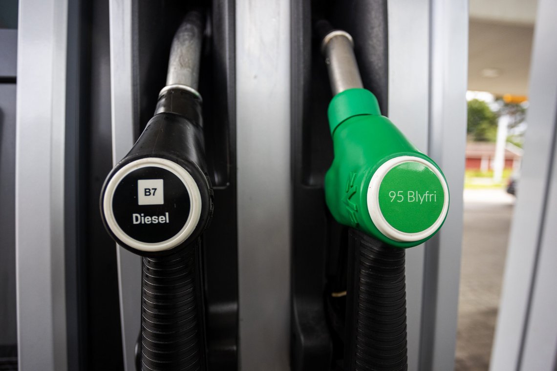 Illustrasjonsbilde av drivstoff pumper med 95 Blyfri pumpe og pumpe for diesel.
Foto: Frederik Ringnes / NTB Illustrasjonsbilde av drivstoff pumper med 95 Blyfri pumpe og pumpe for diesel.
Foto: Frederik Ringnes / NTB