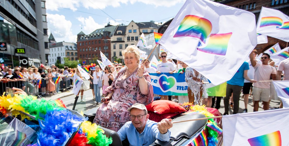 Høyres leder Erna Solberg var til stede under årets Pride-parade i Oslo. Foto: Frederik Ringnes / NTB Høyres leder Erna Solberg var til stede under årets Pride-parade i Oslo. Foto: Frederik Ringnes / NTB