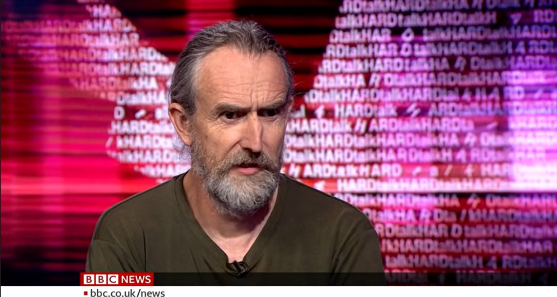 Roger Hallam er dømt til fem år i fengsel. Stillbilde BBC/ HardTalk Roger Hallam er dømt til fem år i fengsel. Stillbilde BBC/ HardTalk