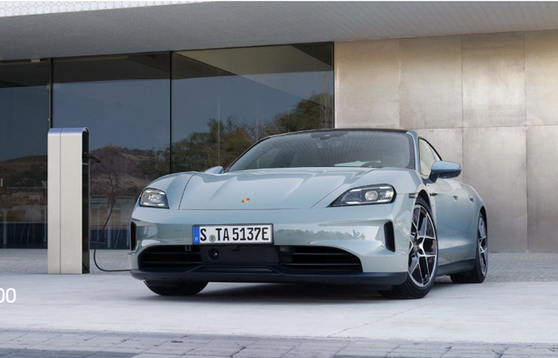 Porsche Taycan er en av de mange satsningene på batteribiler i tysk bilindustri. Porsche er også investor i bilbatteriprodusenten Varta, som nå risikerer konkurs. Foto: Porsche Porsche Taycan er en av de mange satsningene på batteribiler i tysk bilindustri. Porsche er også investor i bilbatteriprodusenten Varta, som nå risikerer konkurs. Foto: Porsche