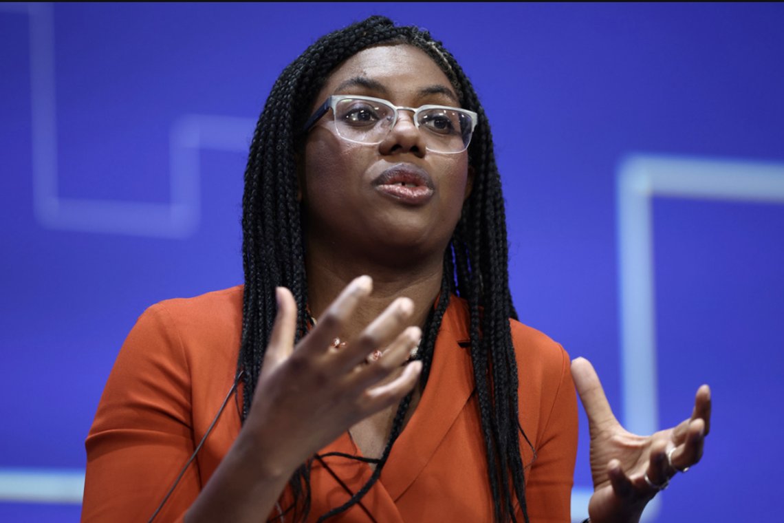 Kemi Badenoch fremstår som en aktuell ny leder for det britiske Tory-partiet. I alle fall hvis konservative briter forstår betydningen av den pågående kulturkrigen. Foto: Henry Nicholls / AP / NTB Kemi Badenoch fremstår som en aktuell ny leder for det britiske Tory-partiet. I alle fall hvis konservative briter forstår betydningen av den pågående kulturkrigen. Foto: Henry Nicholls / AP / NTB
