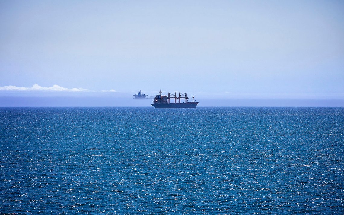 Havet kan være uregjerlig. Klimaforskerne skjønner ikke hvorfor det ikke vil tilpasse seg klimamodellene deres. Her et stykke fredelig Atlanterhav langt syd i Europa. Foto: Arnt Jensvoll / Document Havet kan være uregjerlig. Klimaforskerne skjønner ikke hvorfor det ikke vil tilpasse seg klimamodellene deres. Her et stykke fredelig Atlanterhav langt syd i Europa. Foto: Arnt Jensvoll / Document