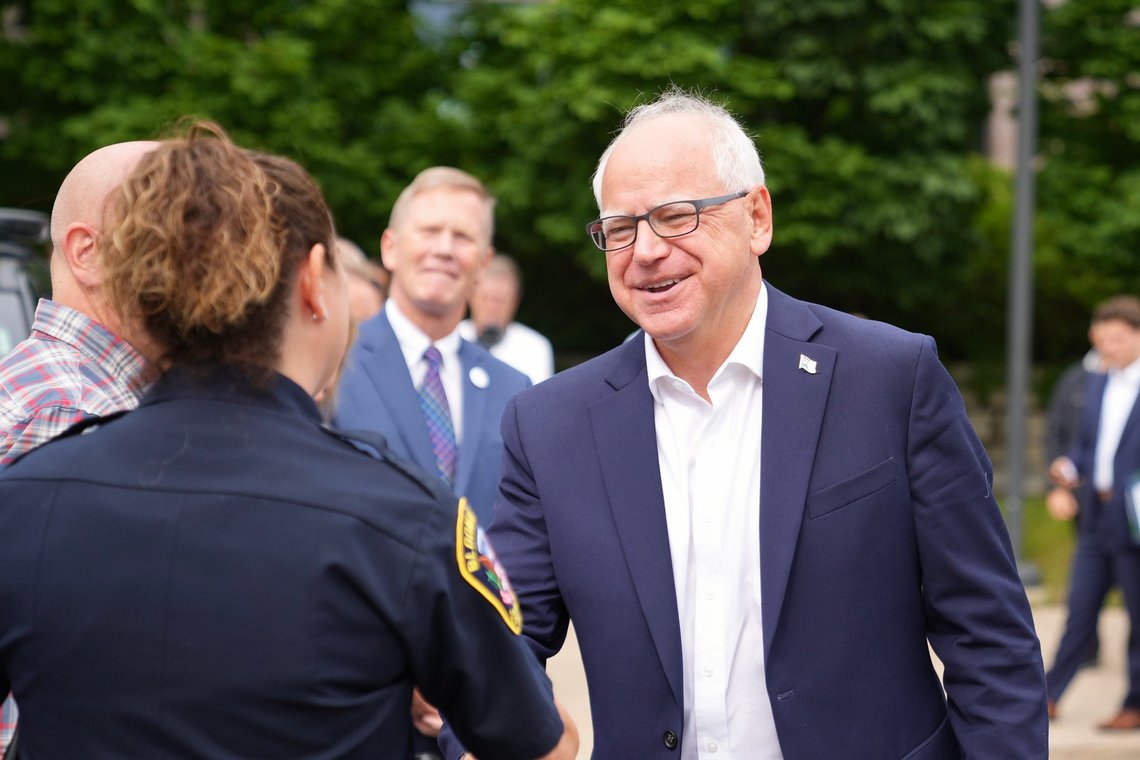 Guvernør Tim Walz i Minnesota er Harris' utpekte. Guvernør Tim Walz i Minnesota er Harris' utpekte.
