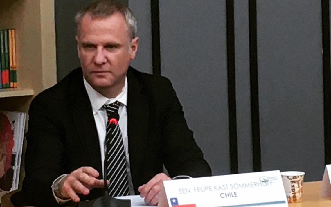 Initiativtager til resolusjonen er senator Felipe Kast. Foto: FactCheckChile CC BY-SA 4.0 Initiativtager til resolusjonen er senator Felipe Kast. Foto: FactCheckChile CC BY-SA 4.0