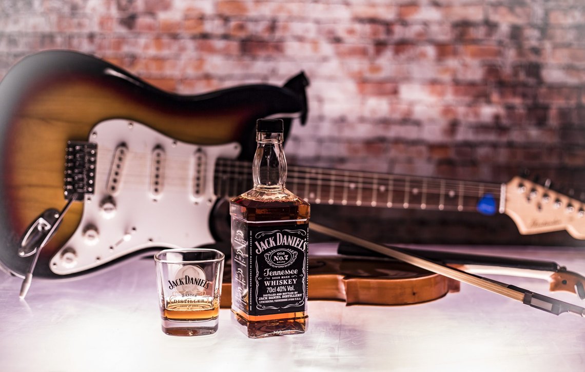 Jack Daniels whilskey ble blant annet promotert av gitaristen Keith Richard i Rolling Stones. Foto: Pixabay Jack Daniels whilskey ble blant annet promotert av gitaristen Keith Richard i Rolling Stones. Foto: Pixabay