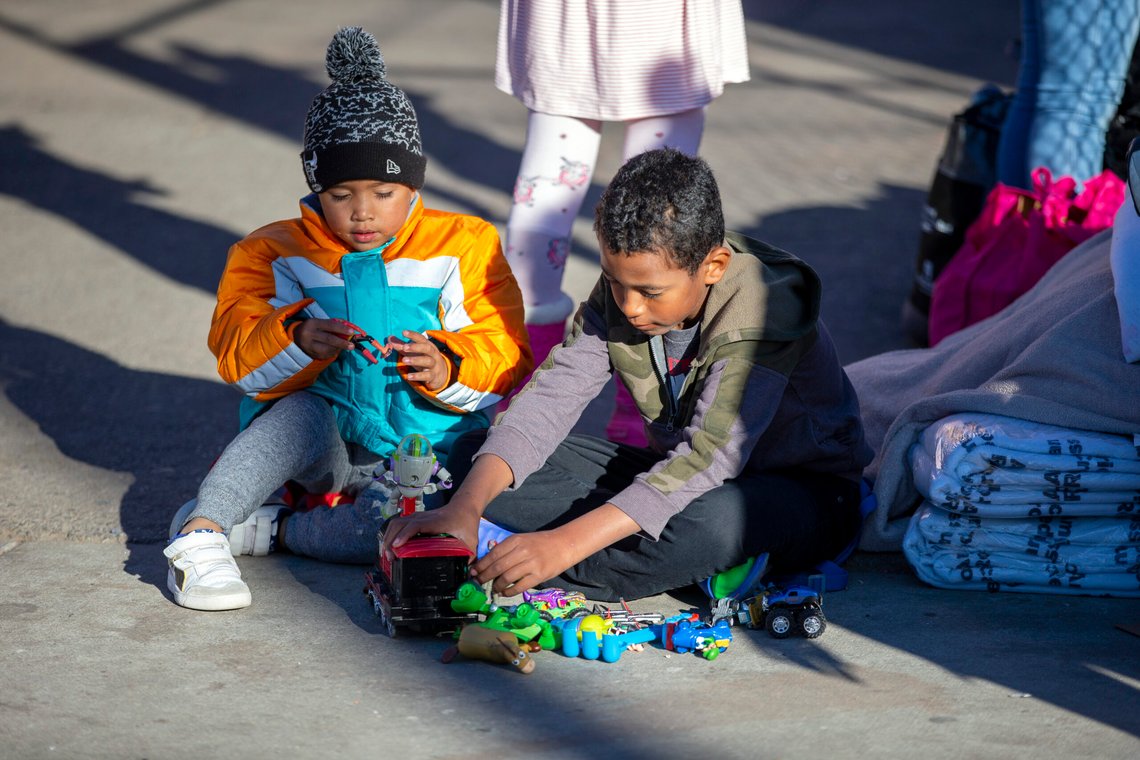 To migrantbarn i El Paso. Foto: AP/ Andres Leighton/ NTB To migrantbarn i El Paso. Foto: AP/ Andres Leighton/ NTB