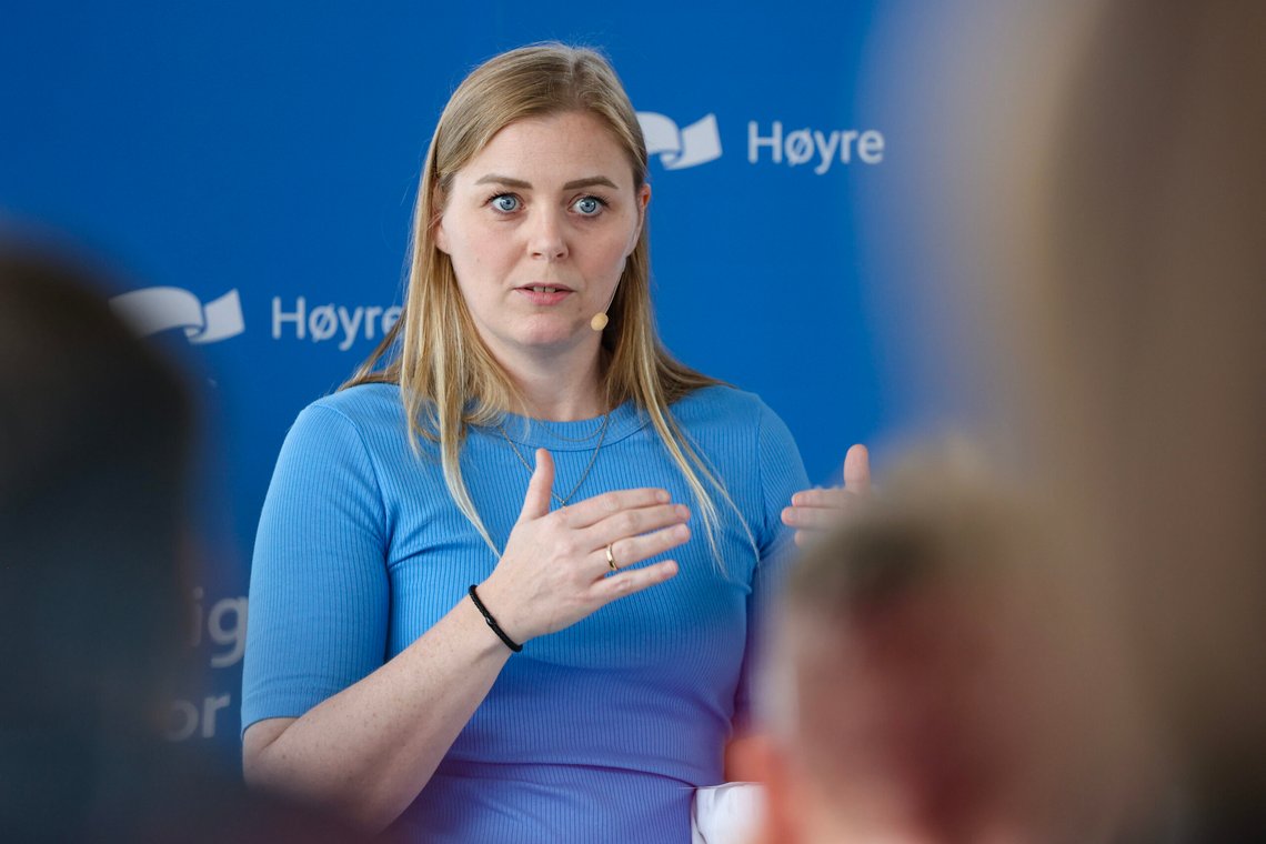 Oslo 20240628.
Nestleder Tina Bru oppsummerer siste halvår på en pressekonferanse i Oslo fredag.
Foto: Jan Langhaug / NTB Oslo 20240628.
Nestleder Tina Bru oppsummerer siste halvår på en pressekonferanse i Oslo fredag.
Foto: Jan Langhaug / NTB