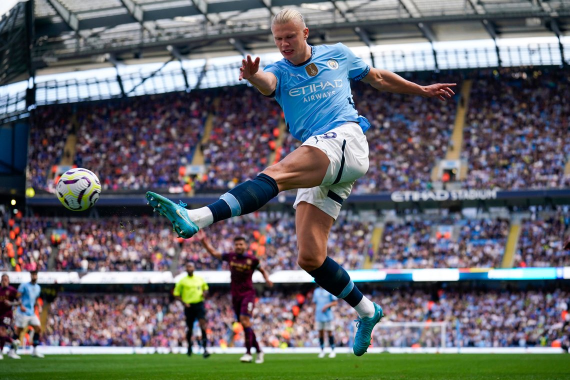 Erling Braut Haaland hjalp Manchester City til seier mot Ipswich lørdag. Foto: Dave Thompson / AP Photo / NTB Erling Braut Haaland hjalp Manchester City til seier mot Ipswich lørdag. Foto: Dave Thompson / AP Photo / NTB