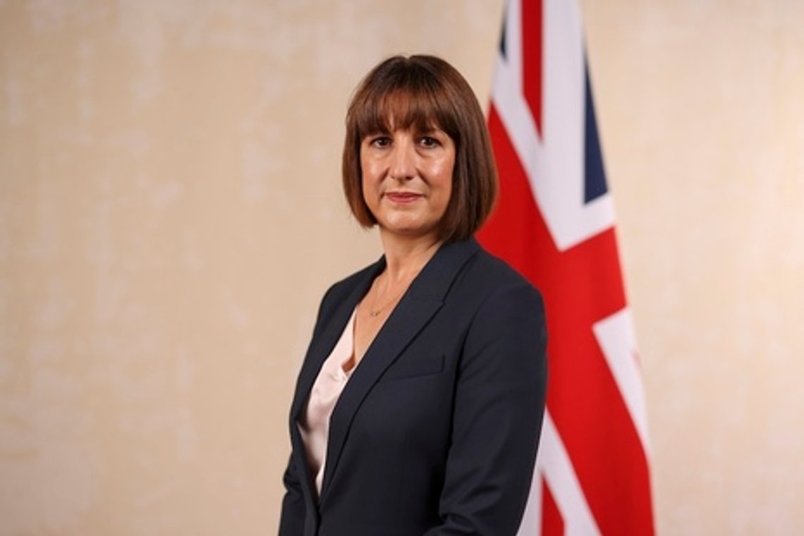 Britenes finansminister Rachel Reeves jobber hardt for å gjøre britene enda fattigere. Foto: Gov.uk Britenes finansminister Rachel Reeves jobber hardt for å gjøre britene enda fattigere. Foto: Gov.uk