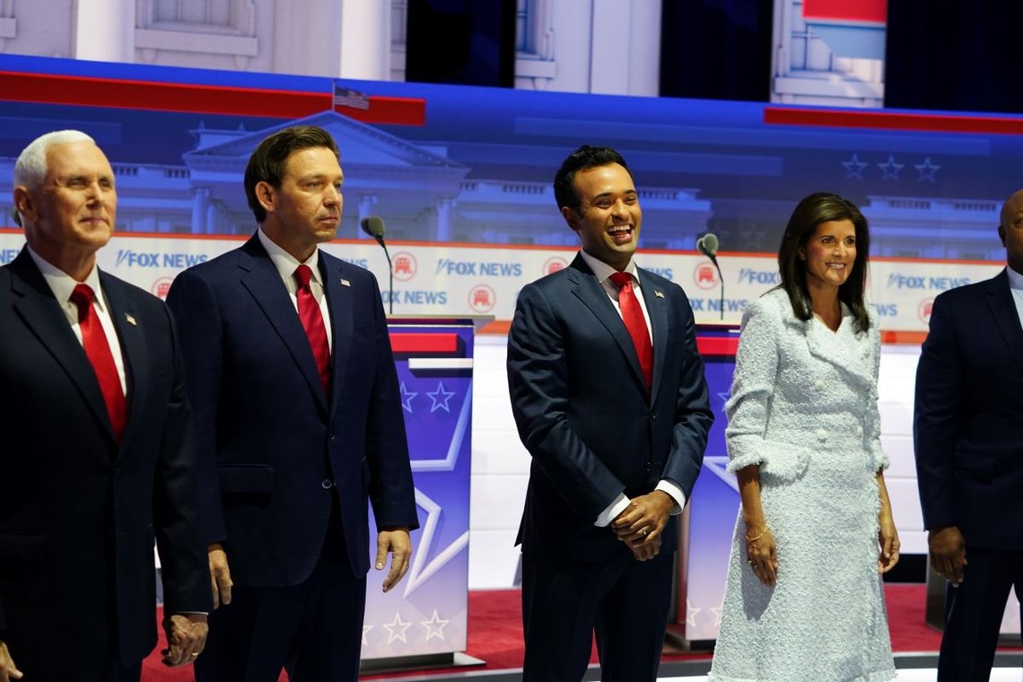 Milwaukee, Wisconsin, USA - 23. august 2023: Vivek Ramaswamy, Ron DeSantis, Mike Pence og Nikki Haley deltok i den republikanske presidentdebatten i 2024. Foto: Shutterstock av Aaron of L.A. Photography, USA. Milwaukee, Wisconsin, USA - 23. august 2023: Vivek Ramaswamy, Ron DeSantis, Mike Pence og Nikki Haley deltok i den republikanske presidentdebatten i 2024. Foto: Shutterstock av Aaron of L.A. Photography, USA.