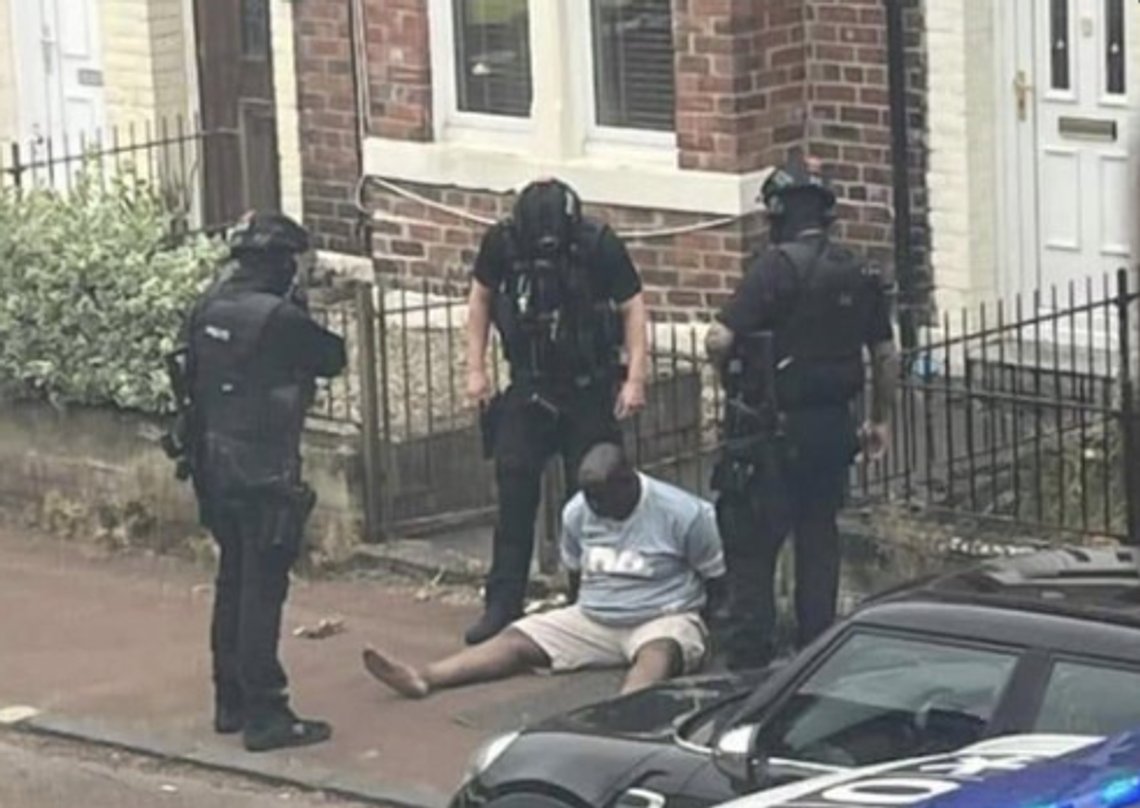 Afrikaner pågrepet etter knivangrep mot politimann. Foto: X/
EPIA Security News Afrikaner pågrepet etter knivangrep mot politimann. Foto: X/
EPIA Security News